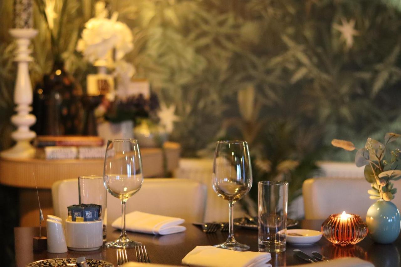 The Waterfront Boutique Hotel สแตนลีย์ ภายนอก รูปภาพ